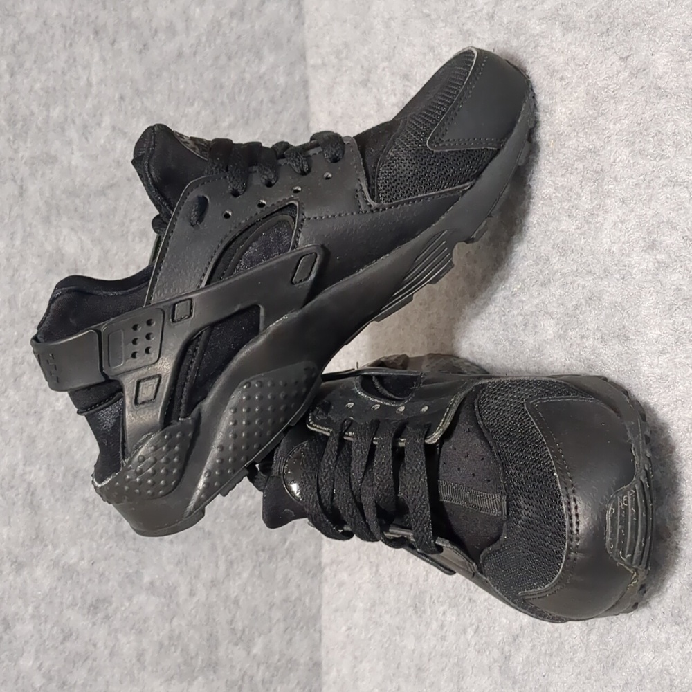 Nike Huarache Run GS Triple Black Sneakers size 6.5Y women's 8 - Picture 4 of 8